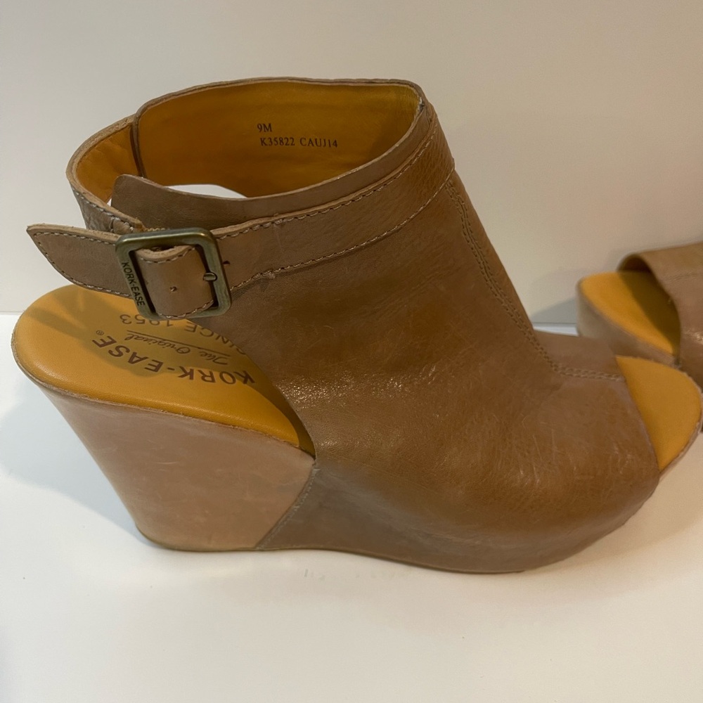 KORK-EASE / Berit Wedge Tan Leather Peep Toe Sandals Size 9